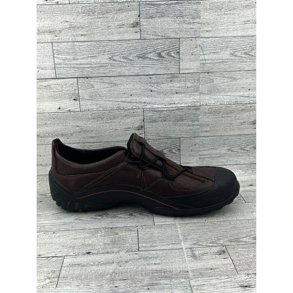 Clarks Muckers Brown Leather Waterproof Bungee Slip On‎ Shoes Women Size 10M